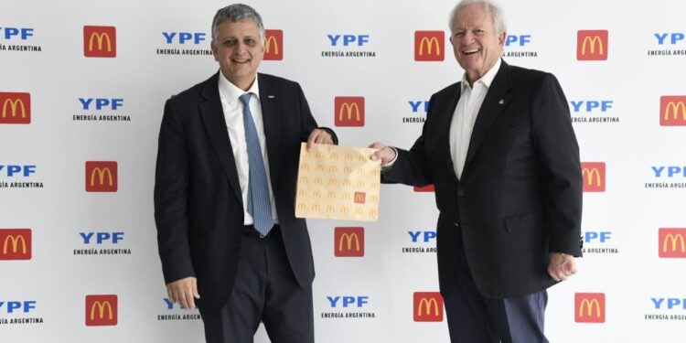 YPF y McDonald’s sellan una alianza estratégica para mejorar la experiencia de sus clientes