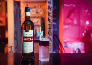 Gancia Hibiscus Cocktail Bar llega a arteba 2026 con cócteles de Tres Monos